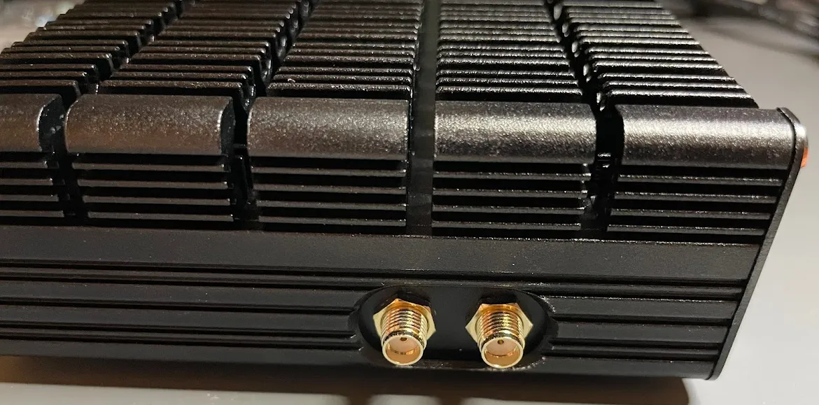 side View LTE antenna connectors